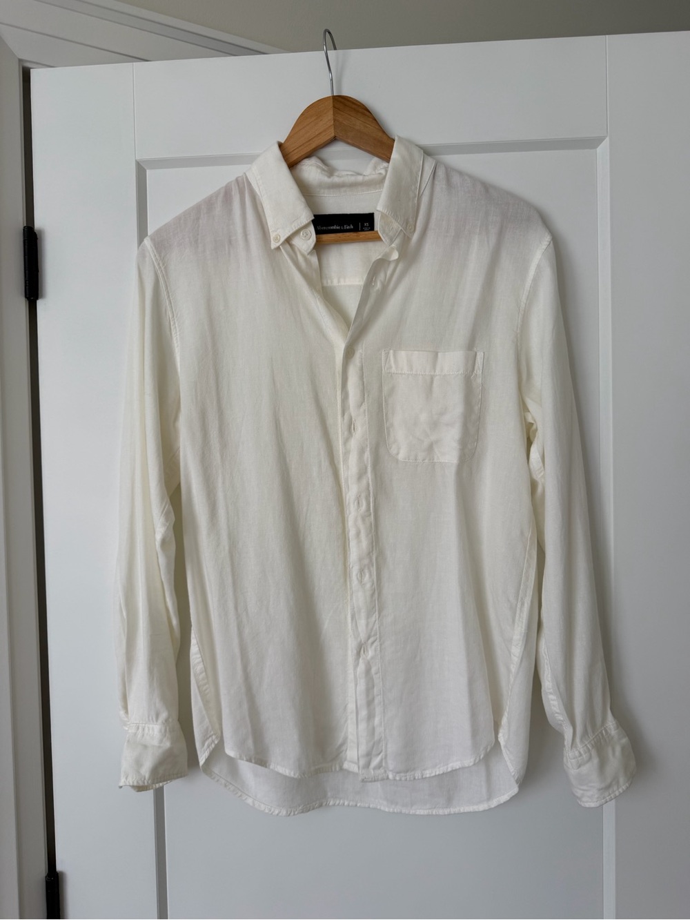 Abercrombie & Fitch - White Button-Down Long Sleeve Shirt (Extra Small)